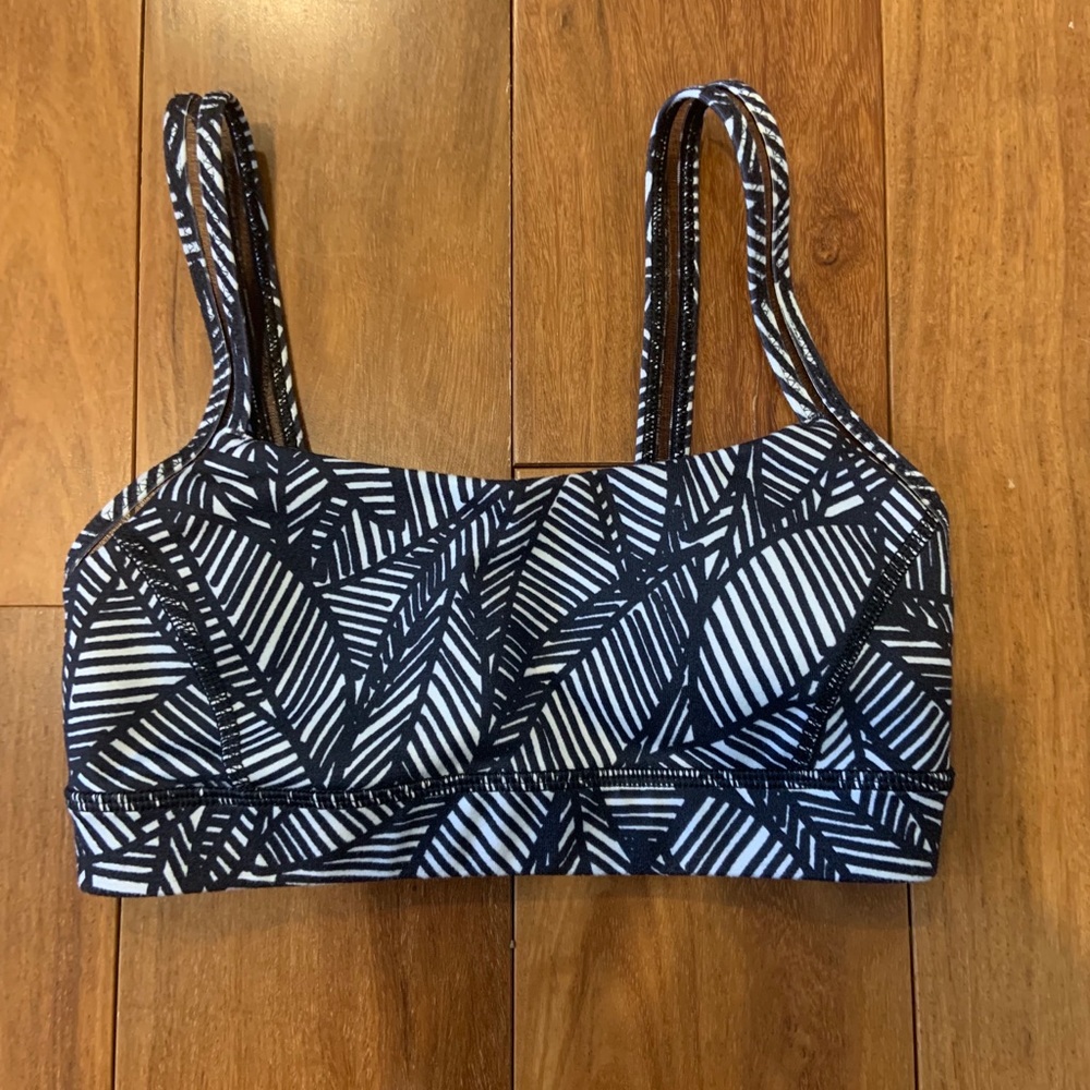 Lululemon sports bra